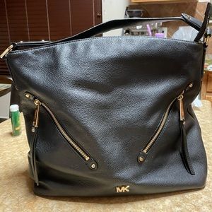 Michael Kors Purse!!